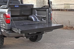 Ford SuperDuty Tailgate Protector - Dee Zee - Black-Tread Full - Black - `08-`16 Ford SuperDuty Tailgate Protector - Dee Zee - Black-Tread Full - Black - `08-`16